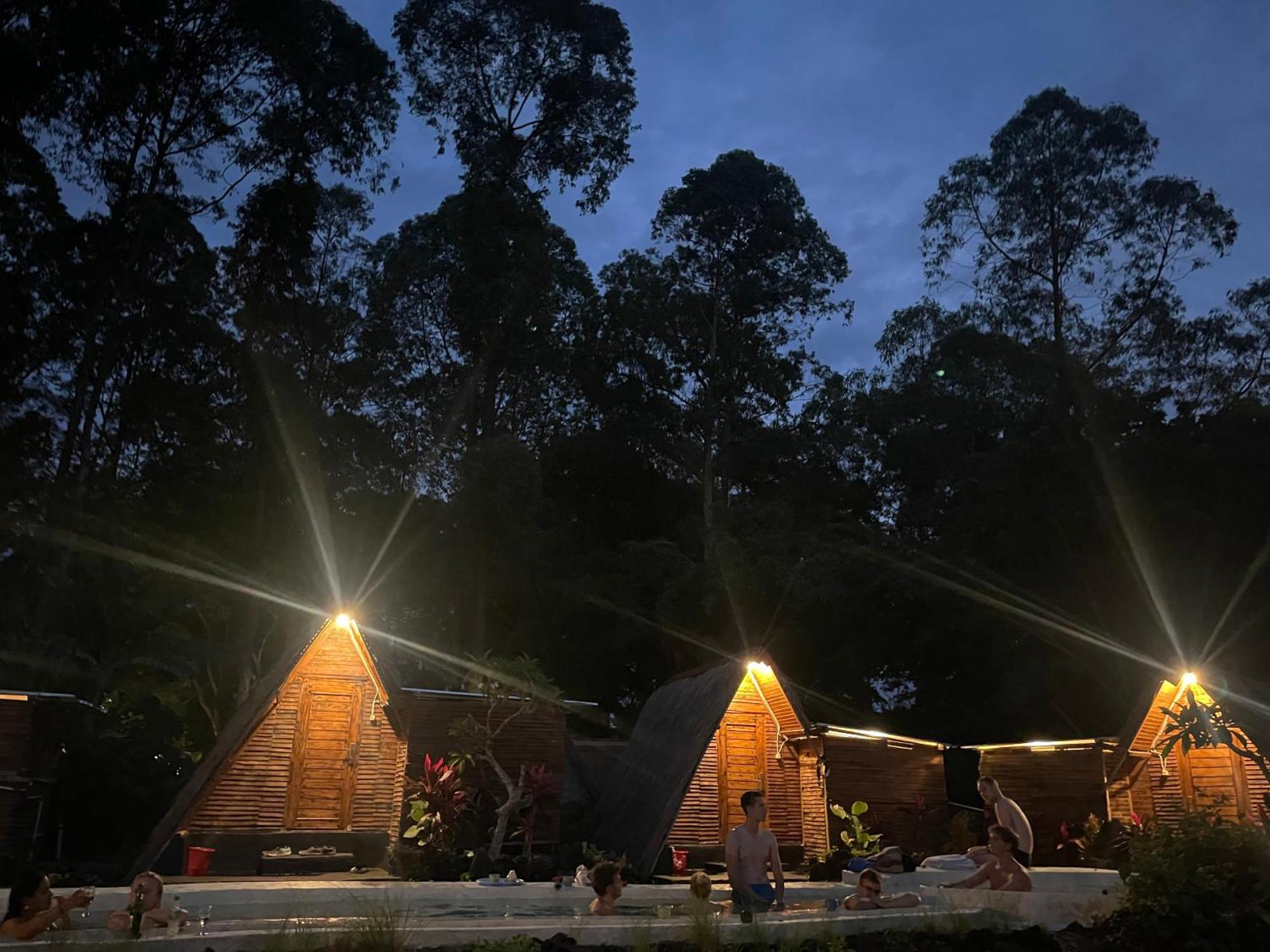 Triangular House And Hot Spring Kubupenlokan Exterior foto