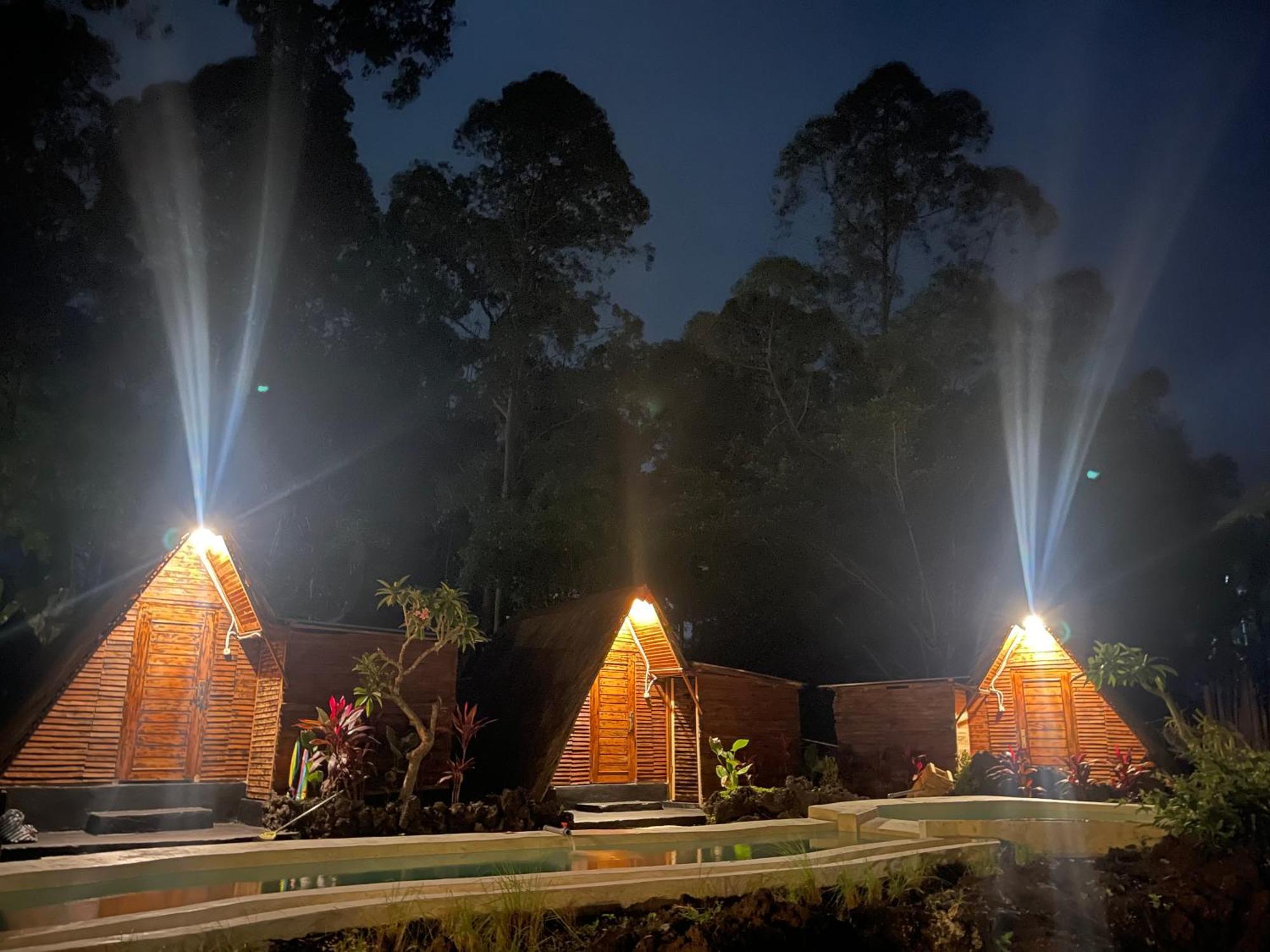 Triangular House And Hot Spring Kubupenlokan Exterior foto