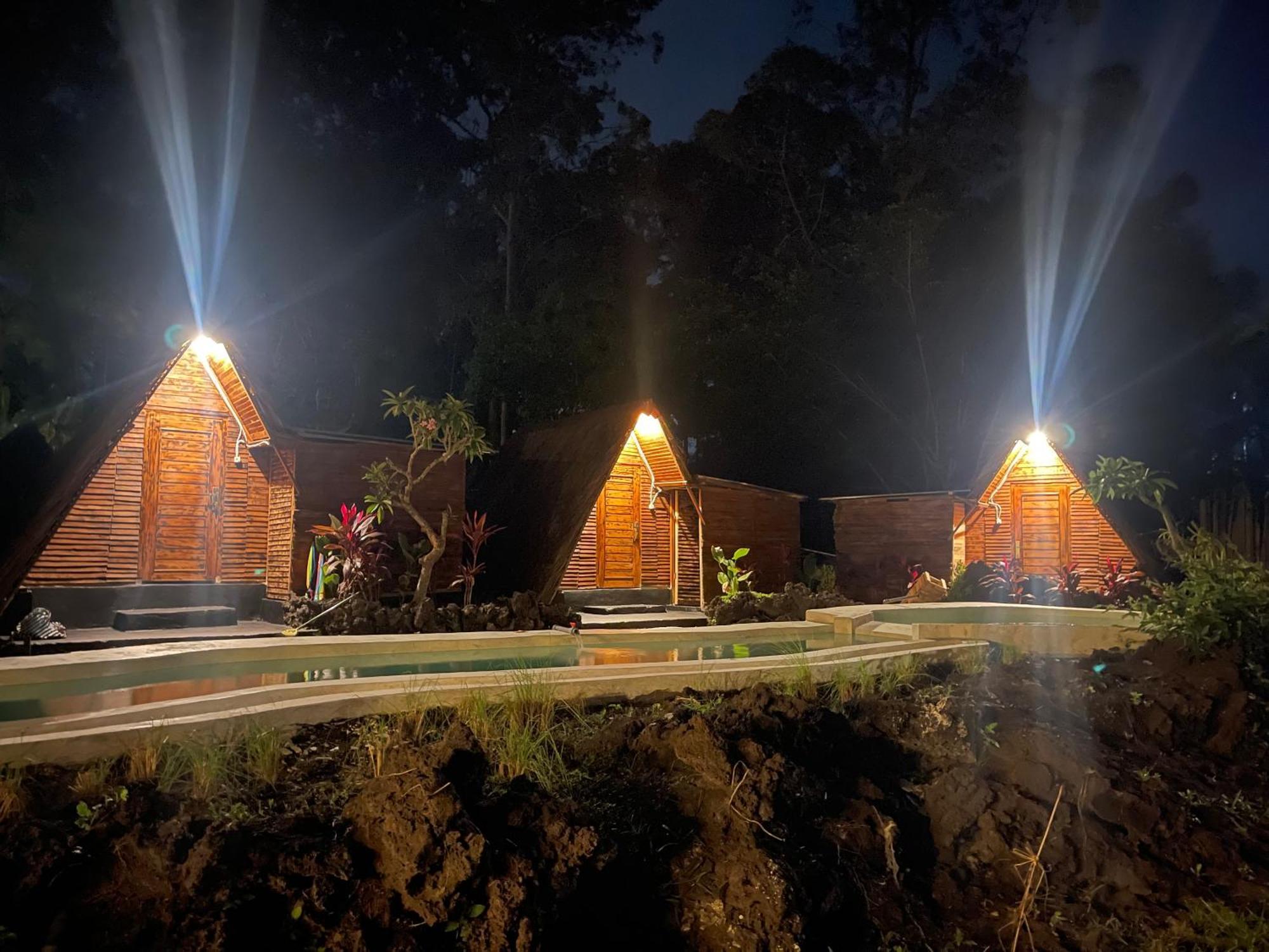 Triangular House And Hot Spring Kubupenlokan Exterior foto