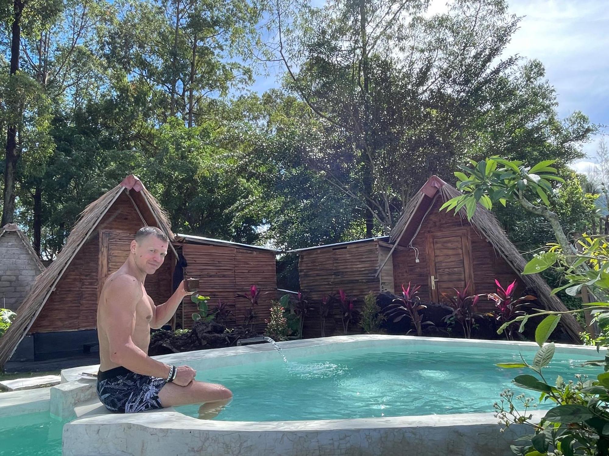 Triangular House And Hot Spring Kubupenlokan Exterior foto