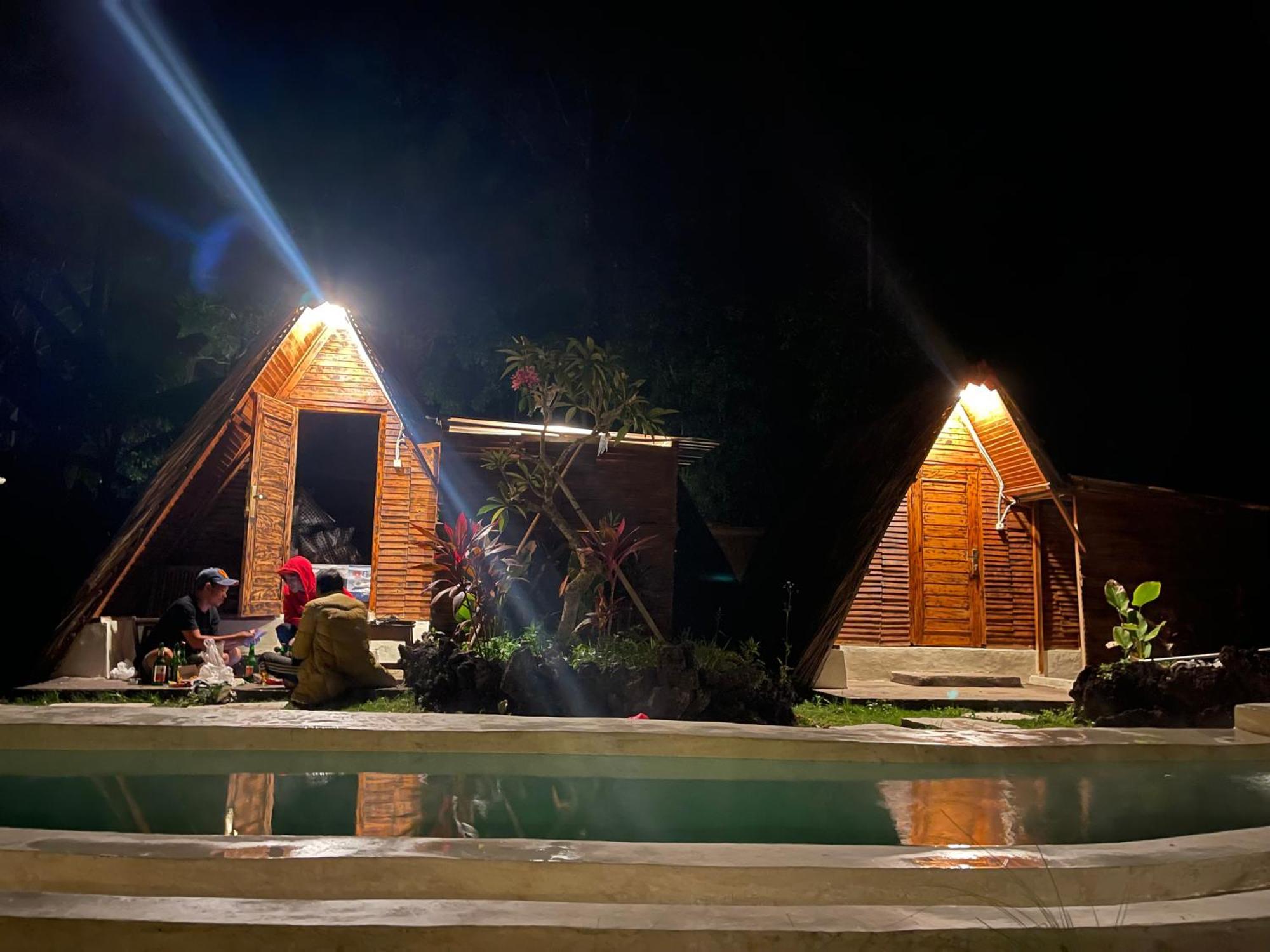 Triangular House And Hot Spring Kubupenlokan Exterior foto