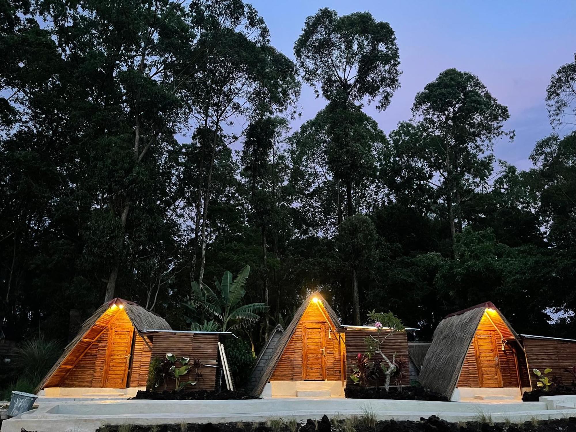 Triangular House And Hot Spring Kubupenlokan Exterior foto