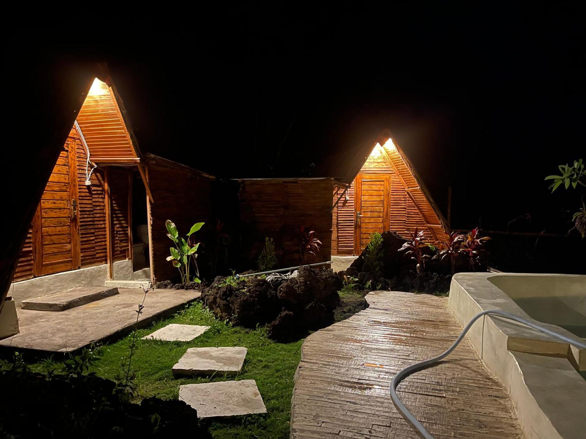 Triangular House And Hot Spring Kubupenlokan Exterior foto