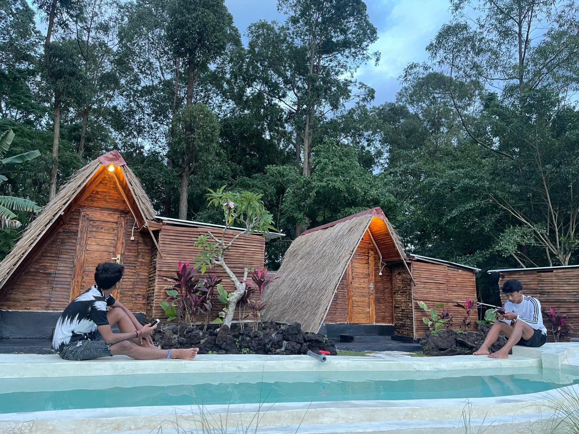 Triangular House And Hot Spring Kubupenlokan Exterior foto
