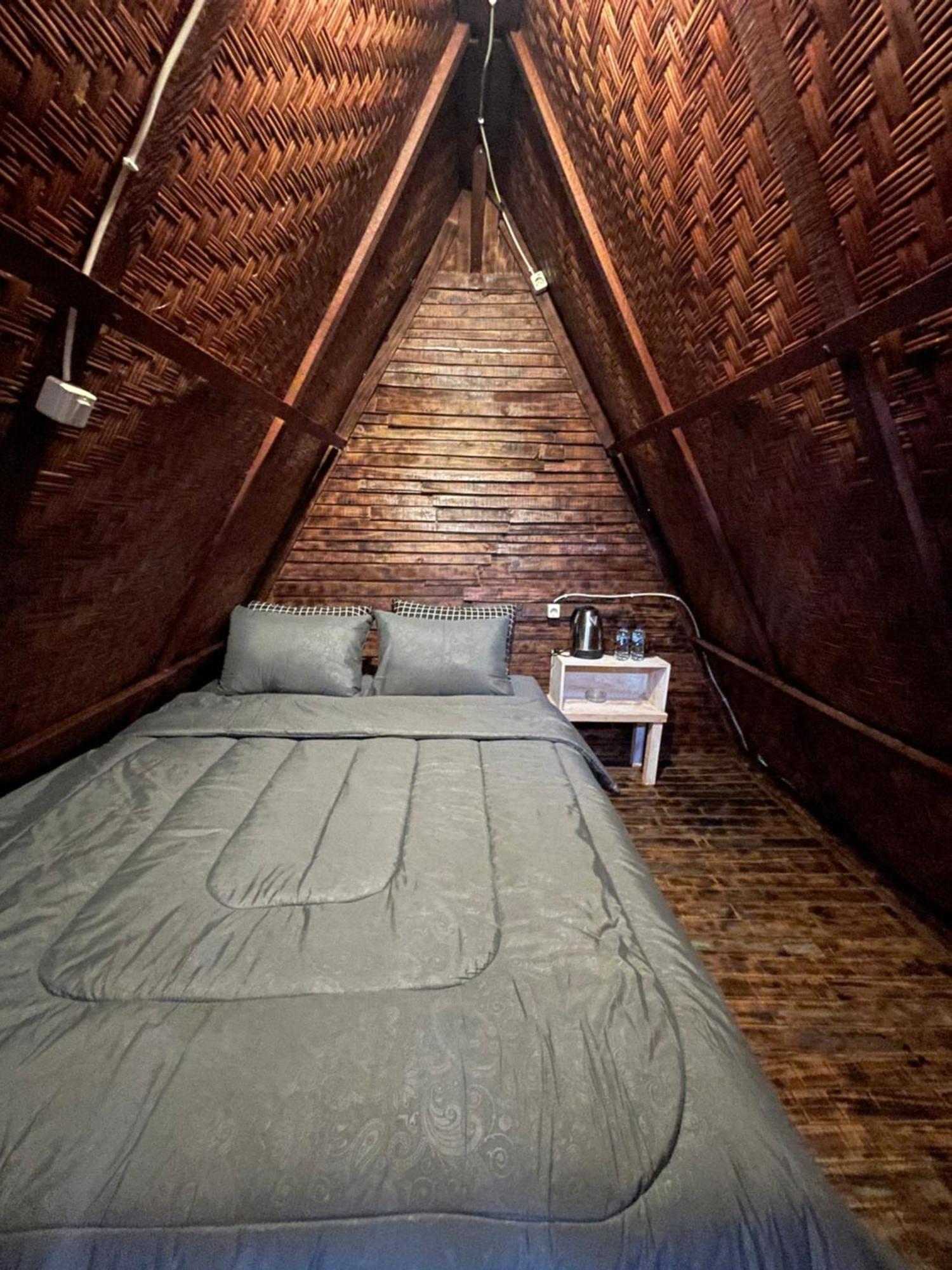 Triangular House And Hot Spring Kubupenlokan Exterior foto