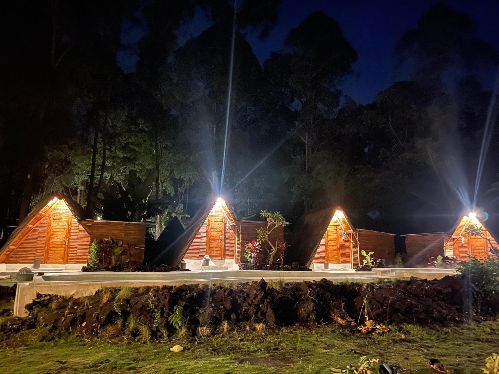 Triangular House And Hot Spring Kubupenlokan Exterior foto